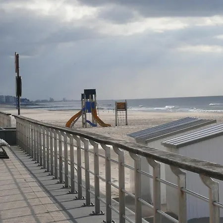 Apartment De Zandbank Ostend